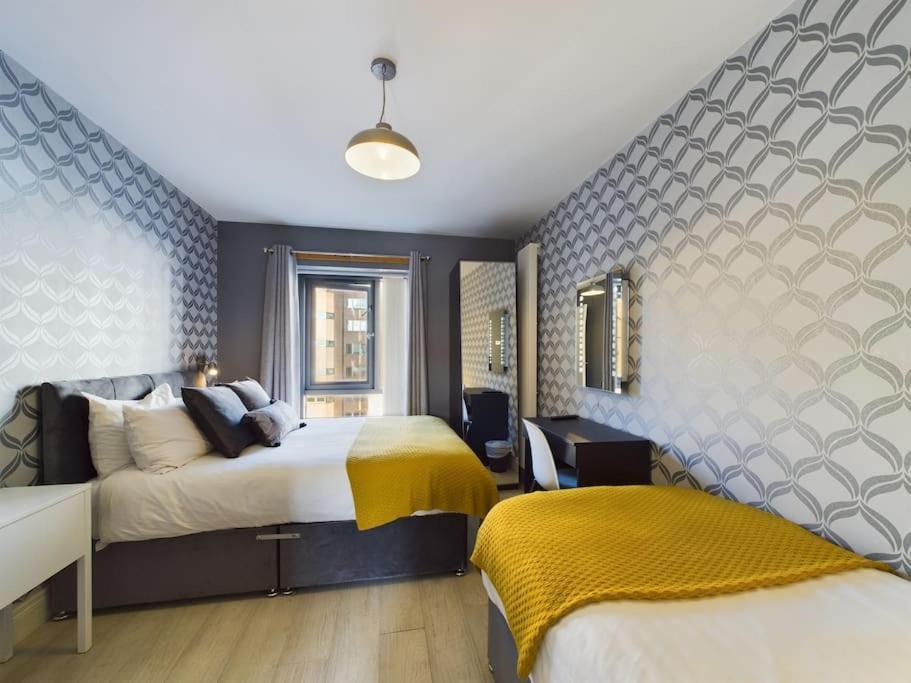 Apartment Donegall Sq Apt At Gate, Centre Belfast