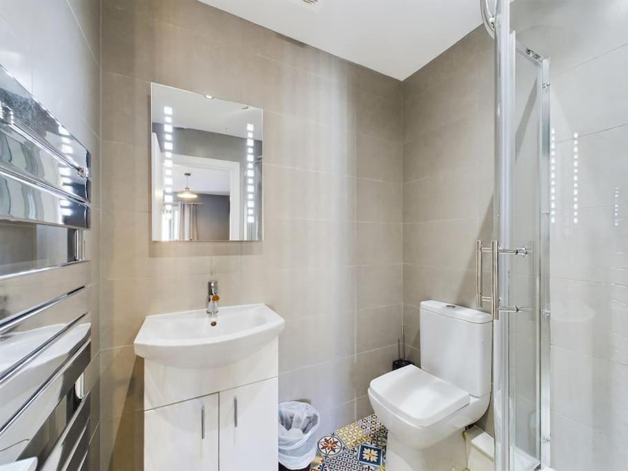 Donegall Sq Apt At Gate, Centre Belfast