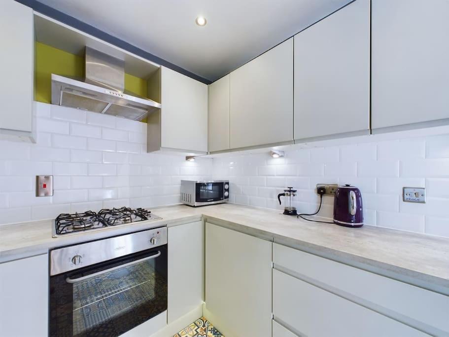 Donegall Sq Apt At Gate, Centre