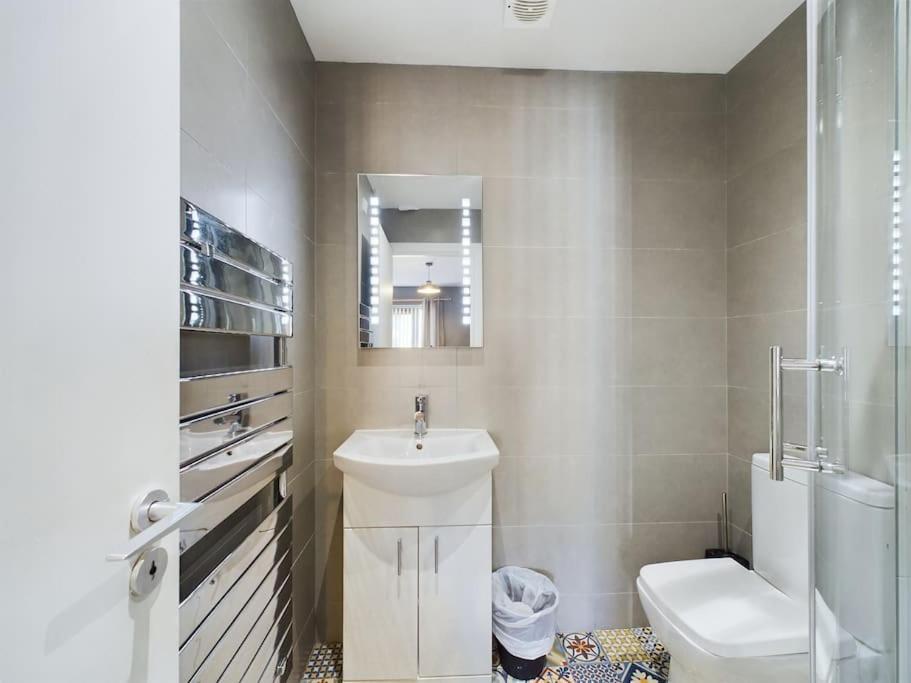 Donegall Sq Apt At Gate, Centre Belfast