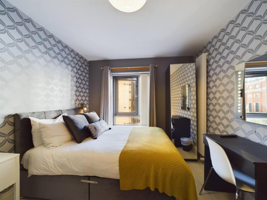 Donegall Sq Apt At Gate, Centre Belfast